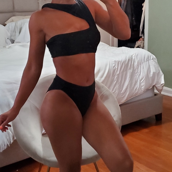 ❌SOLD❌Black Swim Set - Picture 2 of 7